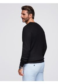 Ombre Clothing - Prążkowany sweter męski z guzikami przy dekolcie - czarny V2. Kolor: czarny. Materiał: prążkowany. Styl: elegancki