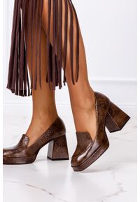 Casu - Beżowe mokasyny na klocku polska skóra casu 09163. Kolor: beżowy, brązowy, wielokolorowy. Materiał: skóra #2