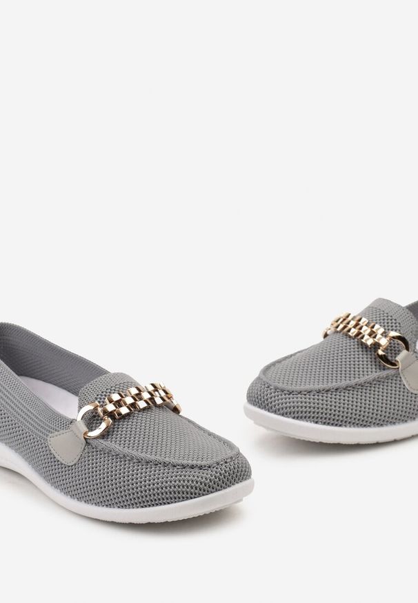 Born2be - Szare Półbuty z Elastyczną Cholewką i Elegancką Klamerką Naelle. Kolor: szary. Szerokość cholewki: normalna. Styl: elegancki