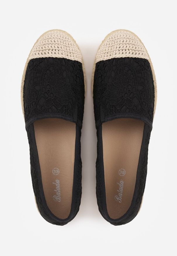 Renee - Czarne Espadryle z Koronkową Cholewką i Podeszwą z Plecionki Marilex. Okazja: na co dzień. Kolor: czarny. Materiał: koronka. Szerokość cholewki: normalna. Wzór: koronka. Sezon: wiosna. Styl: casual, boho