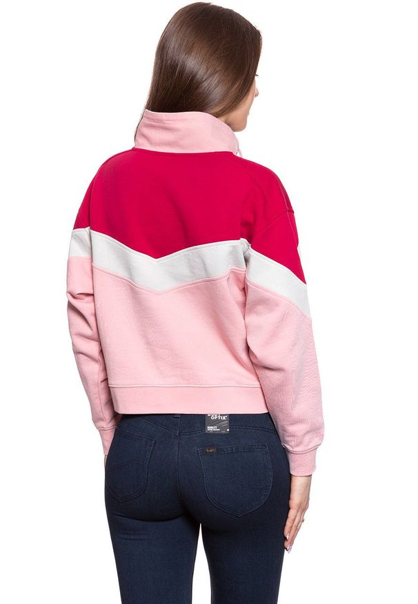 Wrangler - BLUZA WRANGLER CUT N SEW SWEAT BRIDAL ROSE W6N7HYP01 112130799. Styl: klasyczny