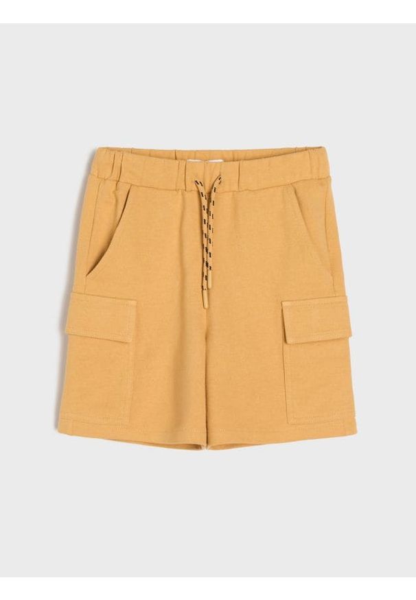Sinsay - Szorty z kieszeniami cargo - brązowy. Kolor: brązowy