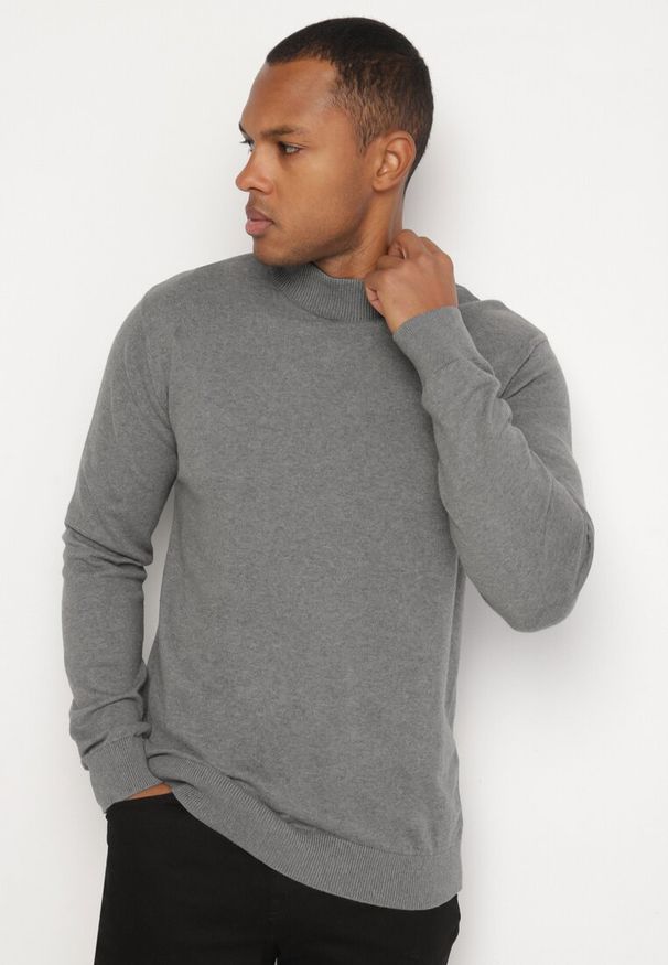 Born2be - Szary Sweter Półgolf z Bawełną Ozdobiony Ściągaczami Zolila. Okazja: na co dzień, na spotkanie biznesowe. Kolor: szary. Materiał: bawełna. Długość rękawa: długi rękaw. Długość: długie. Wzór: aplikacja. Styl: klasyczny, casual, biznesowy