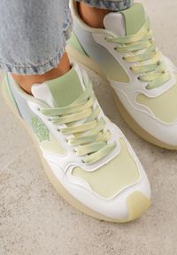 Renee - Żółte Przeszywane Sneakersy w Klasycznym Stylu Zeosa. Kolor: żółty. Materiał: jeans. Szerokość cholewki: normalna. Wzór: aplikacja #7