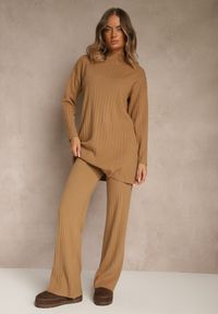 Renee - Brązowy Komplet z Dzianiny z Bawełną Spodnie Wide Leg i Sweter Lanneia. Kolekcja: plus size. Kolor: brązowy. Materiał: bawełna, dzianina