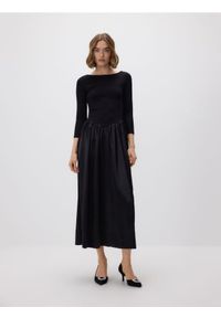 Reserved - Sukienka z ozdobnym dołem - czarny. Kolor: czarny. Materiał: wiskoza, dzianina #1