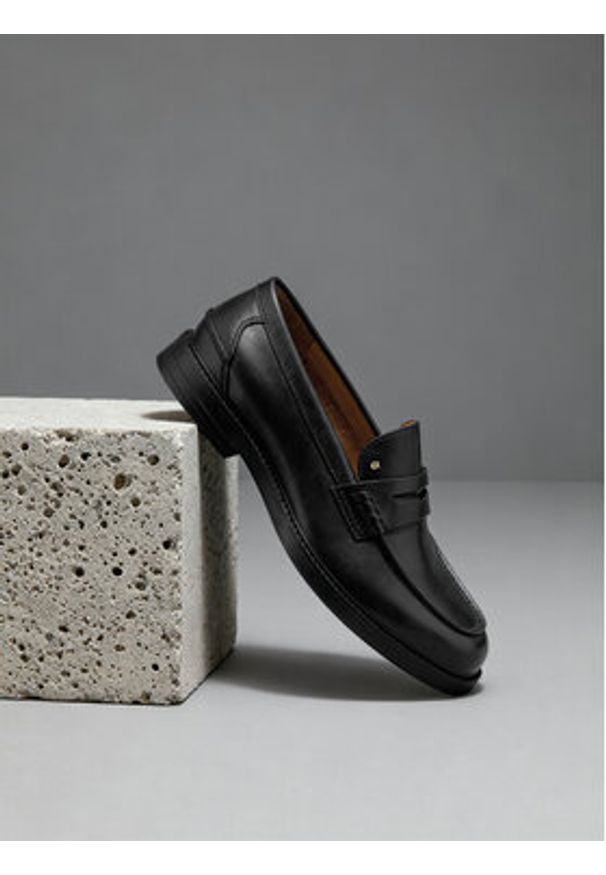 Gino Rossi - GINO ROSSI Mokasyny EO-PIETRO-01 125AM Czarny. Kolor: czarny. Materiał: skóra