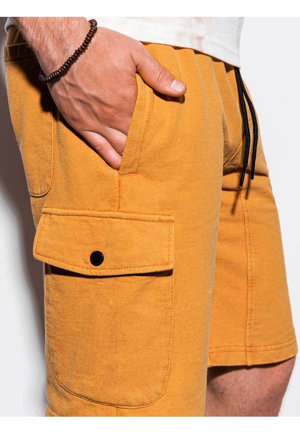 Żółte szorty Ombre Clothing krótkie, z aplikacjami