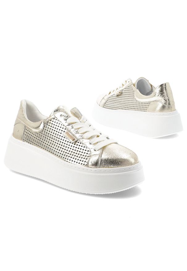 Sneakersy damskie Armodo, cholewka ze skóry naturalnej perforowana konstrukcja zapewniająca przewiewność klasyczne sznurowanie gruba stabilna podeszw. Okazja: na co dzień. Zapięcie: sznurówki. Kolor: złoty. Materiał: skóra. Szerokość cholewki: normalna. Wzór: ażurowy. Sezon: lato, wiosna. Styl: klasyczny