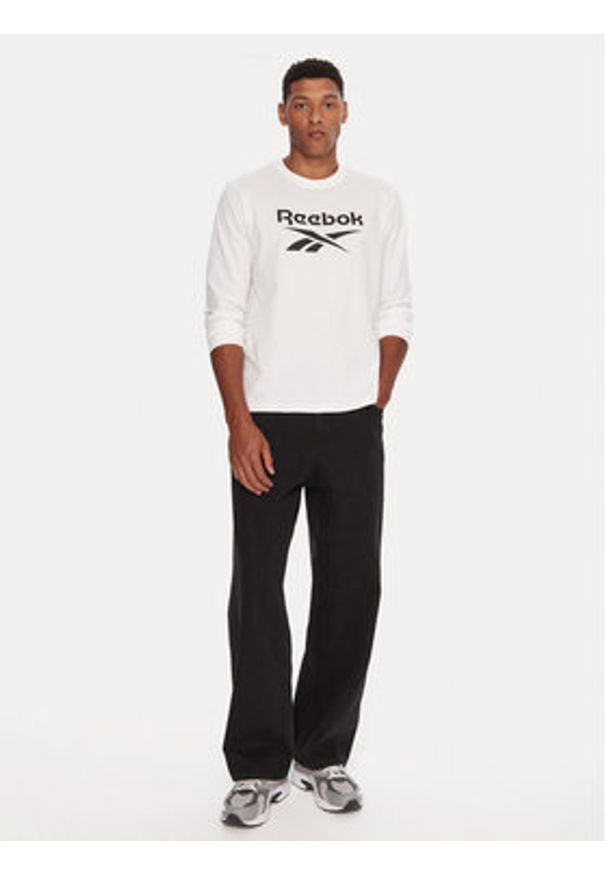 Reebok Longsleeve RK25138CCM Biały Regular Fit. Kolor: biały. Materiał: bawełna. Długość rękawa: długi rękaw
