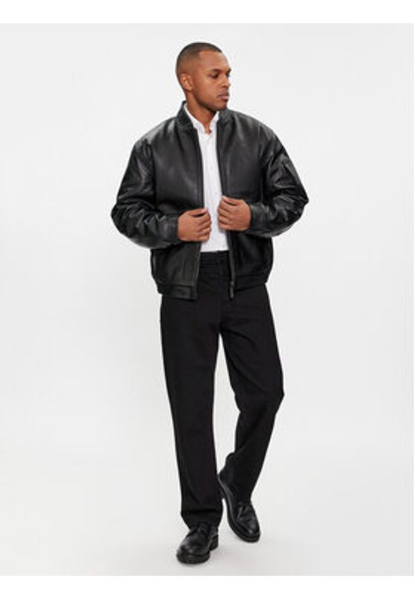 Calvin Klein Kurtka skórzana Hero K10K112372 Czarny Regular Fit. Kolor: czarny. Materiał: skóra