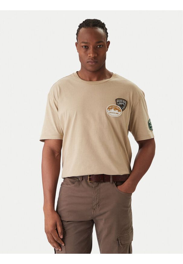 Guess T-Shirt M6RI07 KBW41 Beżowy Regular Fit. Kolor: beżowy. Materiał: bawełna
