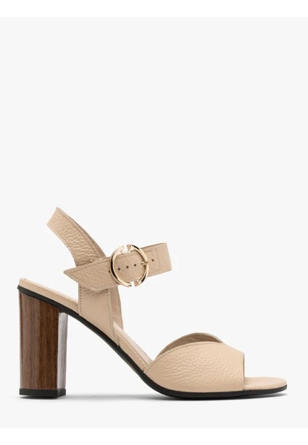 Ryłko - Beżowe sandały na drewnianym słupku. Kolor: beżowy. Materiał: skóra. Obcas: na słupku. Styl: street. Wysokość obcasa: średni