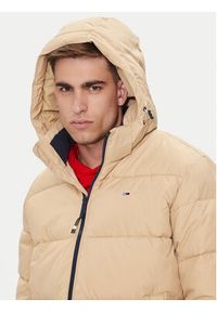 Tommy Jeans Kurtka zimowa Essential DM0DM18487 Beżowy Regular Fit. Kolor: beżowy. Materiał: syntetyk. Sezon: zima #6