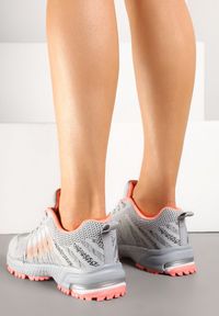 Born2be - Jasnoszare Buty Sportowe przed Kostkę z Ozdobnymi Paskami na BokuIonevia. Wysokość cholewki: przed kostkę. Zapięcie: pasek. Kolor: szary #4
