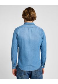 Lee - LEE MĘSKA KOSZULA JEANSOWA BUTTON DOWN Bueller 112355641 L880008566. Typ kołnierza: button down. Materiał: jeans #4
