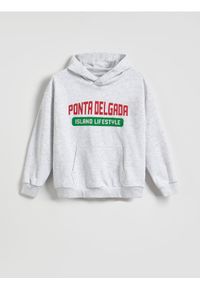 Reserved - Bluza z kapturem - jasnoszary. Typ kołnierza: kaptur. Kolor: szary. Materiał: dzianina, bawełna #1