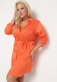 Born2be - Pomarańczowa Sukienka Mini Zapinana na Guziki z Cienkim Materiałowym Paskiem Venudda. Kolor: pomarańczowy. Materiał: materiał. Wzór: aplikacja. Długość: mini #5