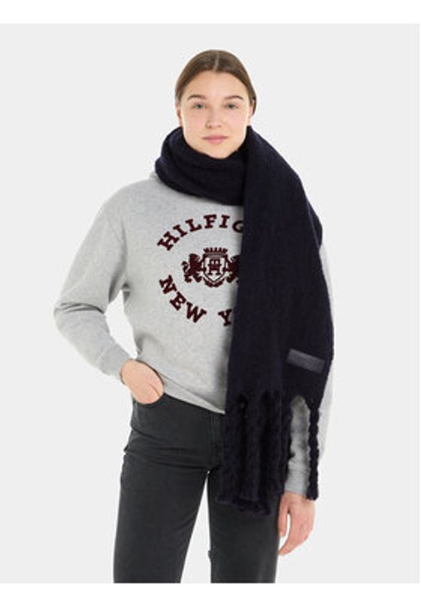 TOMMY HILFIGER - Tommy Hilfiger Szalik Tommy Twist Scarf AW0AW15530 Granatowy. Kolor: niebieski. Materiał: syntetyk