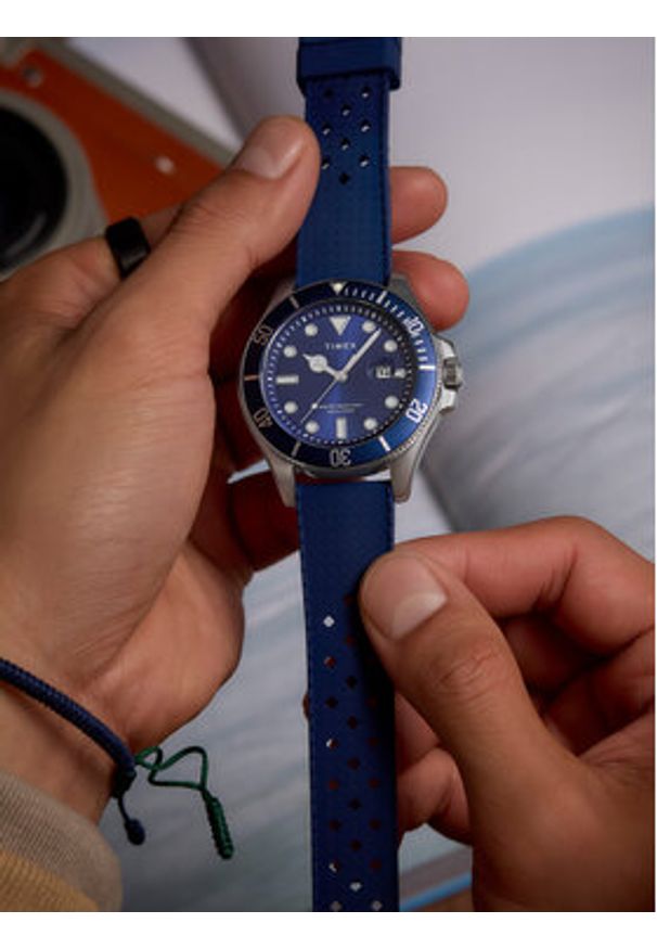 Timex Zegarek Harborside Coast TW2Y05000 Srebrny. Kolor: srebrny