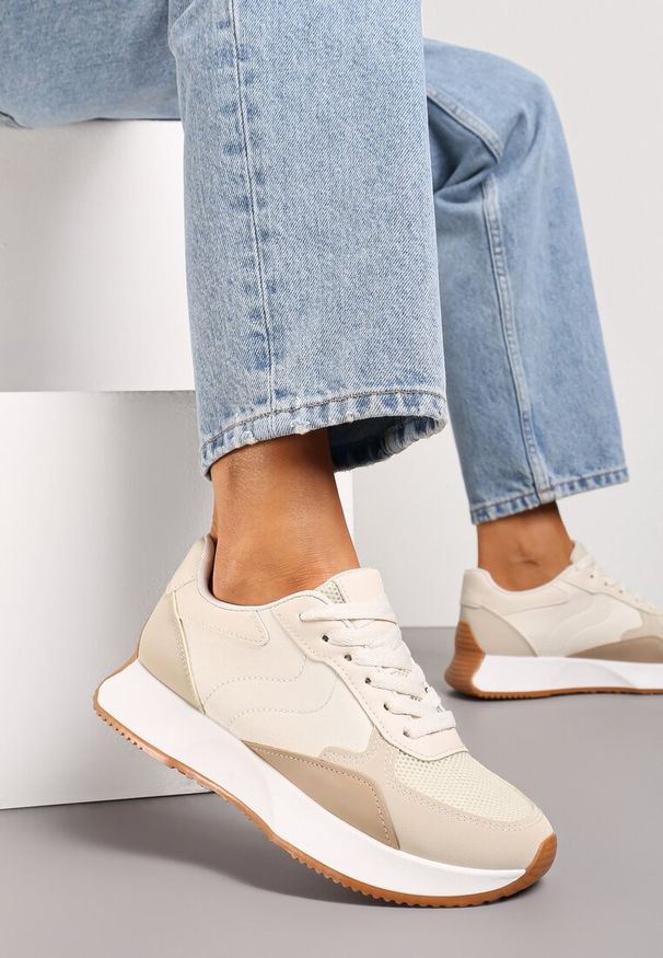 Born2be - Ciemnobeżowe Sneakersy z Siateczką na Nosku Opimetia. Okazja: na co dzień. Kolor: beżowy