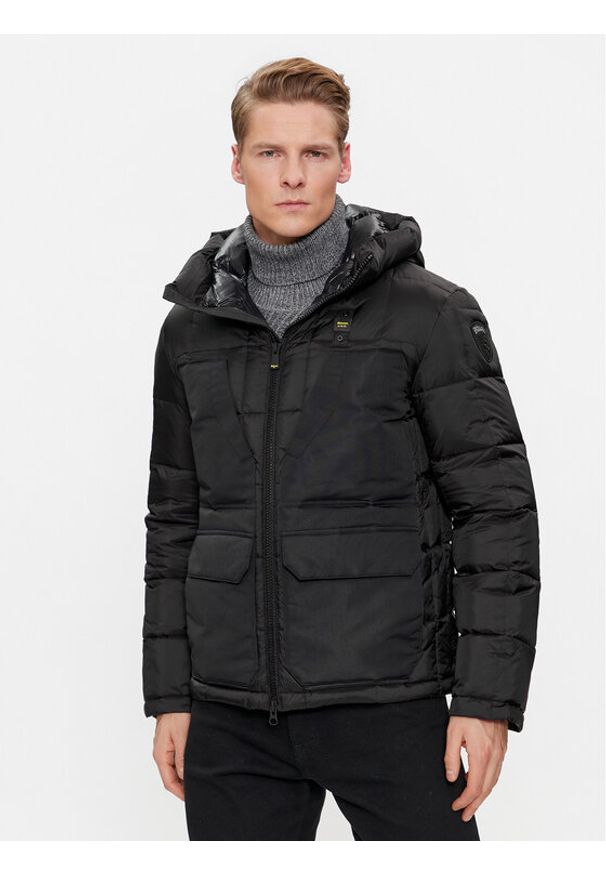 Blauer Kurtka zimowa 23WBLUC03008 Czarny Regular Fit. Kolor: czarny. Materiał: syntetyk. Sezon: zima