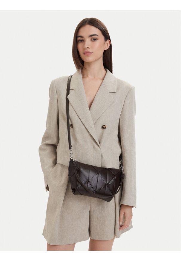 Calvin Klein Torebka Woven Shoulder Bag LV04F3546G Brązowy. Kolor: brązowy. Materiał: skórzane
