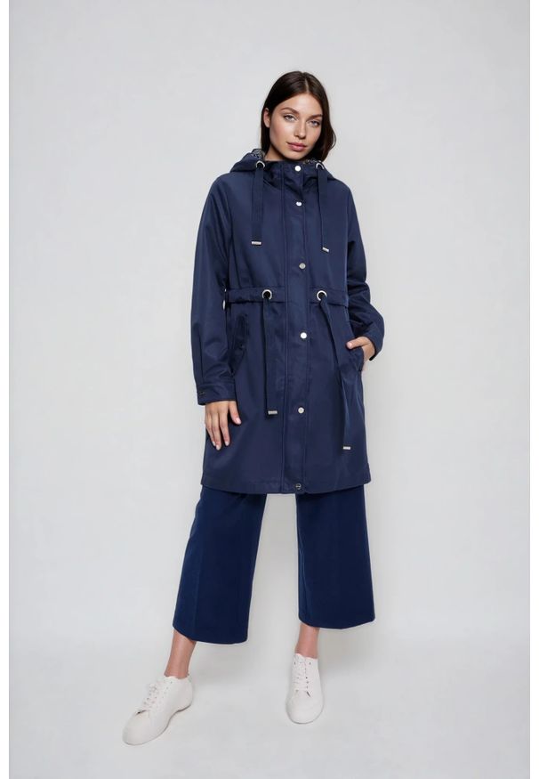 MOODO - Kurtka parka granatowa. Kolor: niebieski. Materiał: poliester