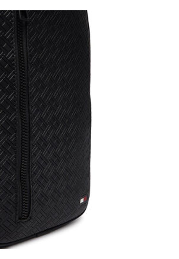 TOMMY HILFIGER - Tommy Hilfiger Saszetka Embossed Flag Sling Bag AM0AM14191 Czarny. Kolor: czarny. Materiał: skóra