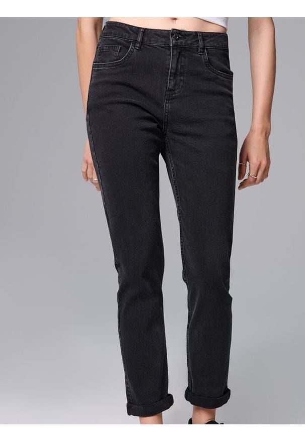 Sinsay - Jeansy boyfriend slim - czarny. Kolor: czarny