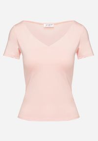 Born2be - Różowy T-shirt z Wiskozą o Dopasowanym Kroju z Dekoltem w Serek Folarisse. Typ kołnierza: dekolt w serek. Kolor: różowy. Materiał: wiskoza