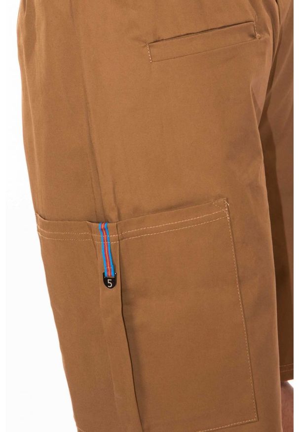 Takeshy Kurosawa Szorty "Con Tascone" | 83036 | Mężczyzna | Brązowy. Okazja: na co dzień. Kolor: brązowy. Materiał: bawełna, elastan. Styl: casual