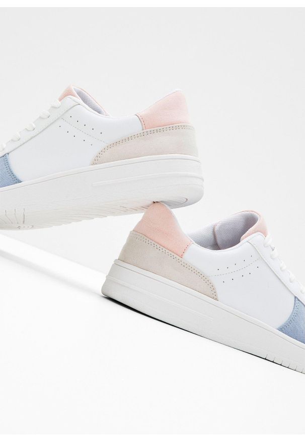 bonprix - Sneakersy. Kolor: biały