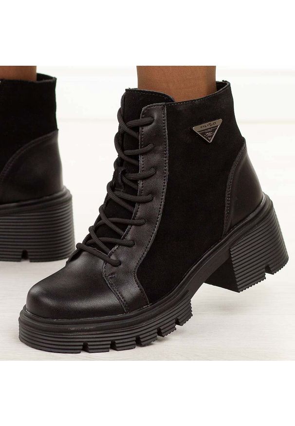 Czarne skórzane botki damskie Filippo Dbt6495/25. Okazja: na co dzień. Nosek buta: okrągły. Kolor: czarny. Materiał: skóra. Szerokość cholewki: normalna. Sezon: zima, jesień. Styl: elegancki, casual, klasyczny