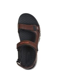 skechers - Sandały Skechers Prewitt - Rigdon, Mężczyźni. Kolor: brązowy. Materiał: skóra ekologiczna, materiał. Sport: pływanie, fitness