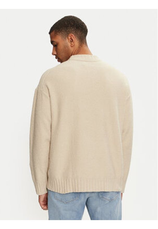 Calvin Klein Jeans Sweter J30J326202 Beżowy Boxy Fit. Kolor: beżowy. Materiał: bawełna