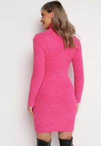 Born2be - Fuksjowa Prążkowana Sukienka z Golfem Dzianina z Wełną Sedia. Typ kołnierza: golf. Kolor: różowy. Materiał: dzianina, wełna, prążkowany. Długość rękawa: długi rękaw. Długość: mini #5