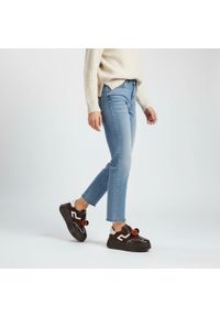 Sneakersy damskie Karino, ze skóry naturalnej licowej z zamszowymi panelami i kontrastowymi wstawkami na boku wiązanie na grubszych sznurowadłach, br. Okazja: na co dzień. Kolor: brązowy. Materiał: zamsz, skóra. Wzór: aplikacja. Obcas: na platformie. Styl: casual #6