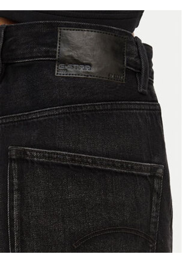 G-Star RAW - G-Star Raw Bermudy D28383-D933 Szary ciemny Wide Fit. Kolor: szary. Materiał: bawełna