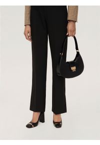 Kazar - Czarna torebka baguette z eleganckim zapięciem. Kolor: czarny. Wzór: aplikacja. Materiał: skórzane. Styl: elegancki. Rodzaj torebki: na ramię #6