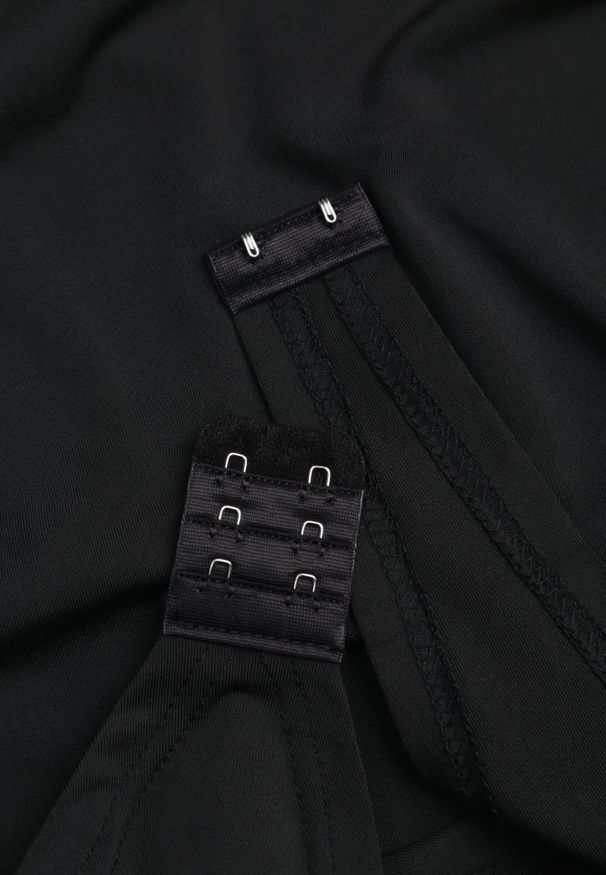 Born2be - Czarne Body z Wiskozą i Kopertowym Dekoltem Candletree. Okazja: na co dzień. Kolor: czarny. Materiał: wiskoza. Długość: długie. Wzór: aplikacja. Styl: casual, elegancki