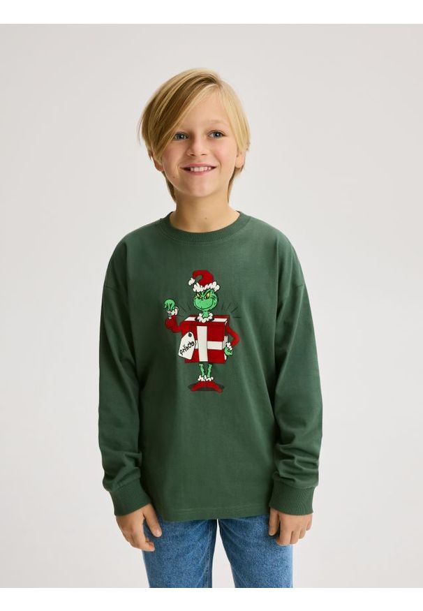 Reserved - Longsleeve Grinch - ciemnozielony. Kolor: zielony. Materiał: dzianina, bawełna. Długość rękawa: długi rękaw