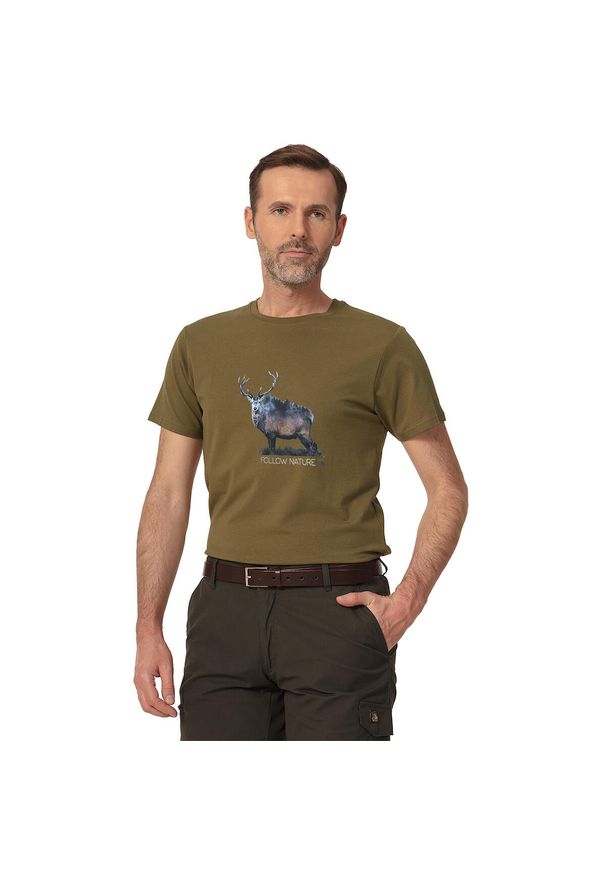 TAGART - T-shirt myśliwski męski Tagart FNT Deer Olive nadruk z wizerunkiem jelenia. Kolor: zielony. Wzór: nadruk