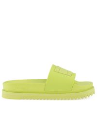 Klapki Tommy Jeans Elevated Flatform EN0EN02110-MSA - zielone. Okazja: na plażę, na co dzień. Kolor: zielony. Materiał: materiał, guma, kauczuk. Szerokość cholewki: normalna. Wzór: aplikacja. Sezon: lato. Sport: pływanie #1