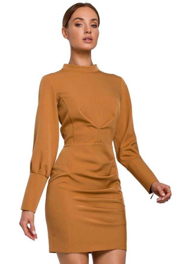 MOE - Elegancka sukienka mini z marszczeniami. Typ kołnierza: kołnierzyk stójkowy. Materiał: elastan. Styl: elegancki. Długość: mini