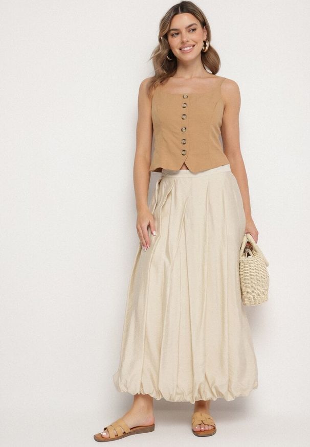 Born2be - Jasnobeżowa Rozkloszowana Spódnica z Wiskozą o Kroju Bombki z Zakładkami Redimia. Okazja: na co dzień. Kolor: beżowy. Materiał: wiskoza. Styl: elegancki, klasyczny, casual