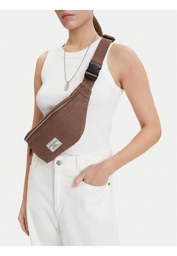 Guess Jeans Torebka CWBEO-GUESS-B-017-09 Brązowy. Kolor: brązowy. Materiał: materiał