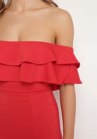 Born2be - Czerwona Elegancka Sukienka Typu Hiszpanka z Rozkloszowanym Dołem i Wycięciami Tumini. Okazja: na imprezę. Typ kołnierza: dekolt hiszpanka. Kolor: czerwony. Materiał: skóra. Długość rękawa: krótki rękaw. Typ sukienki: dopasowane, rozkloszowane. Styl: elegancki #3