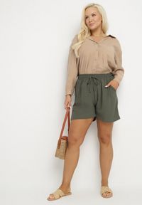 Born2be - Ciemnozielone Szorty z Wiskozą i Wiązaniem Sarumia. Okazja: na co dzień. Kolor: zielony. Materiał: wiskoza. Sezon: lato. Styl: casual #6