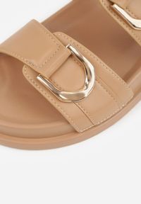 Born2be - Ciemnobeżowe Klapki Ozdobione Dwoma Klamrami Sthosaildy. Okazja: na spacer. Kolor: beżowy. Materiał: satyna. Wzór: aplikacja. Sezon: lato. Styl: elegancki, boho #7